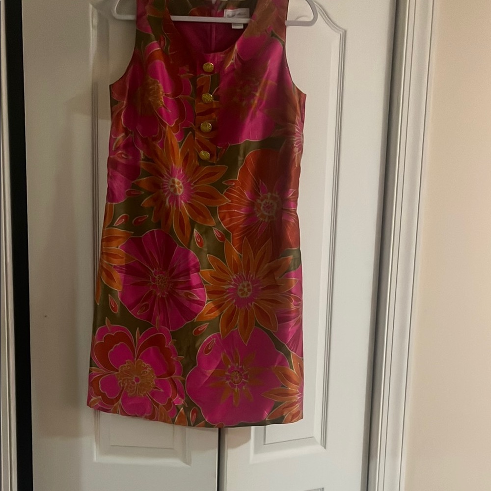 Elizabeth Howard Bold Floral Sleeveless Dress with Gold Buttons